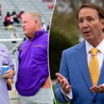 O governador da Louisiana, Jeff Landry, grava um vídeo nas redes sociais fora da Casa Branca, 24 de março de 2025, em Washington.