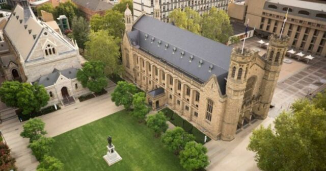 Grande universidade sob investigação após pagar mal aos funcionários US$ 1,25 milhão

