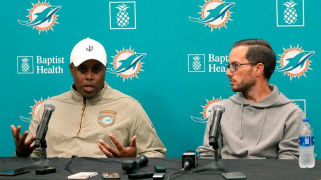 Grier como GM de Fins; McDaniel terminará a temporada
