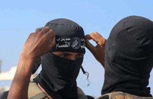 Hamas executa supostos ‘colaboradores palestinos com Israel’ poucas horas após assinatura do acordo de paz Hamas executa supostos 'colaboradores palestinos com Israel' poucas horas após assinatura do acordo de paz