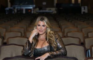 Heather McMahan entende que pode compartilhar demais, mas está usando a graça para superar sua própria vida Heather McMahan entende que pode compartilhar demais, mas está usando a graça para superar sua própria vida