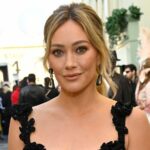 Hilary Duff provoca que novas músicas serão lançadas 'verdadeiramente em breve': 'I Need to Feeling Safe' e 'Have the Right People in My Edge'