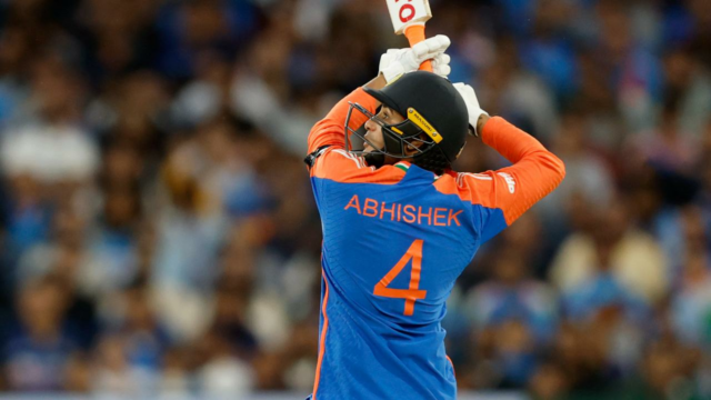 IND vs AUS 2º T20I: A batida violenta de Abhishek IND vs AUS 2º T20I: A batida violenta de Abhishek Sharma ajuda a Índia a alcançar 125 corridas