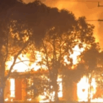 Uma investigação está em andamento sobre três incêndios suspeitos distintos em casas desocupadas em Melbourne.