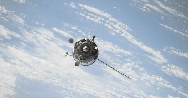 Chamadas de clientes da T-Mobile e dados de texto capturados de comunicações via satélite não criptografadas; dados militares também | Foto de um satélite