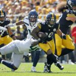 Pittsburgh Steelers correndo Back Jaylen Warren