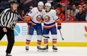 Islanders salvam fim de viagem feia com vitória sobre Capitals Jean-Gabriel Pageau #44 e Simon Holmstrom #10 do New York Islanders comemoram um gol no segundo período durante um jogo contra o Washington Capitals na Capital One Arena em 31 de outubro de 2025 em Washington, DC