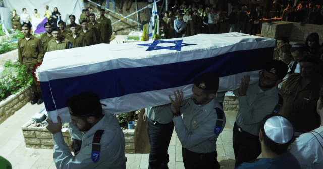 Israel e Hamas trocam de corpo após erro de 'reféns' ameaçar a paz

