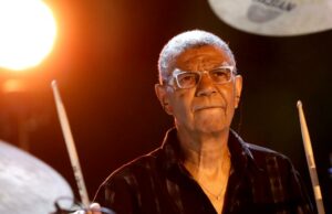 Jack DeJohnette, baterista de jazz que se divertiu com Miles Davis em ‘Bitches Mixture’, falece aos 83 anos Jack DeJohnette, baterista de jazz que se divertiu com Miles Davis em 'Bitches Mixture', falece aos 83 anos