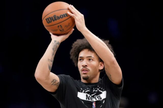 Jalen Wilson (acima) e seu colega Tyrese Martin – ambos entrando em sua terceira temporada na NBA – têm contratos não garantidos e provavelmente estão competindo pela vaga final no elenco do Nets.