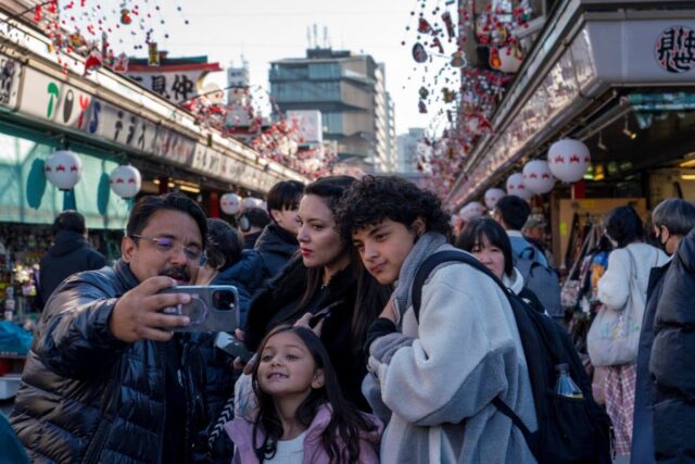 Japão vê variedade documental de bebês nascidos de imigrantes 

