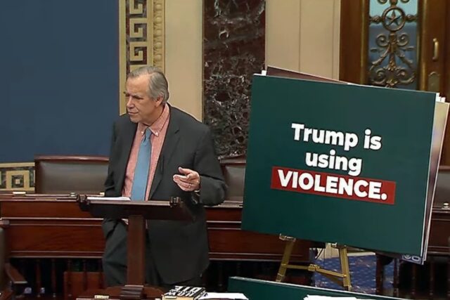 Jeff Merkley 'Filibuster' ao vivo: discurso no Senado dos EUA passa de 11 horas 

