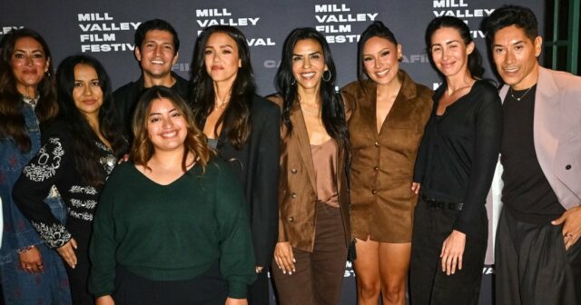 Jessica Alba está vendo Danny Ramirez