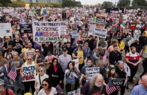 Jimmy Kimmel, Robert De Niro, Glenn Close e muito mais falam em nome dos protestos No Kings: ‘Estamos subindo de novo’ Jimmy Kimmel, Robert De Niro, Glenn Close e muito mais falam em nome dos protestos No Kings: 'Estamos subindo de novo'