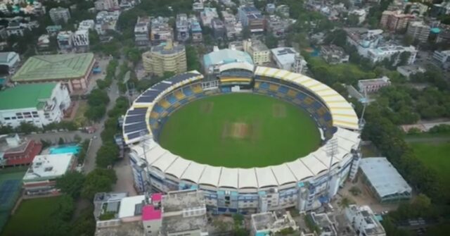     as mulheres australianas estão se preparando para enfrentar a África do Sul esta noite no estádio Holkar de Indore.