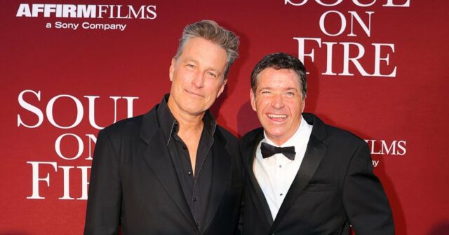Dennis Quaid aprendeu a sacudir seus personagens em casa depois de retratar Jerry Lee Lewis