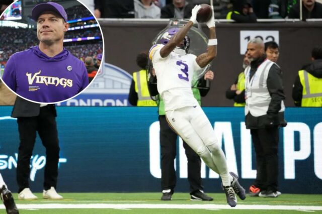 O grande receptor dos vikings, Jordan Addison, pega um touchdown no quarto trimestre contra o Browns em Londres em 5 de outubro de 2025.