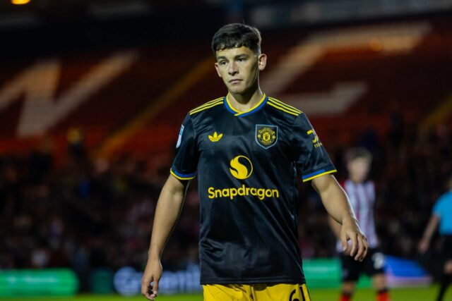 Joshua Zirkzee responde a Shea Lacey após convocação para os ícone de correio