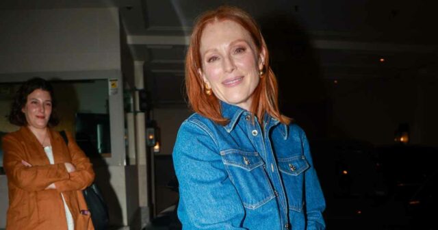 Julianne Moore ofereceu a uma nova aparência de casaco de outono- obtenha seu design por US $ 51! 

