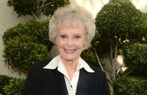 June Lockhart, celebridade de ‘Shed Precede’ e ‘Lassie’, falece aos 100 anos June Lockhart, celebridade de 'Shed Precede' e 'Lassie', falece aos 100 anos