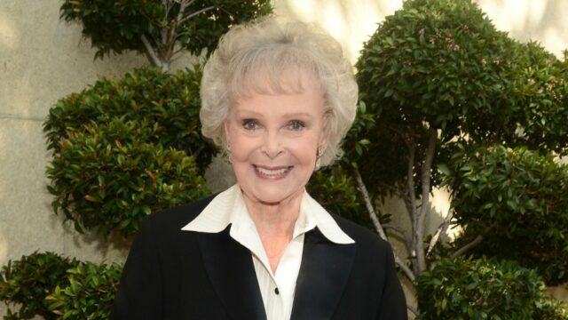 June Lockhart, celebridade de 'Shed Precede' e 'Lassie', falece aos 100 anos 

