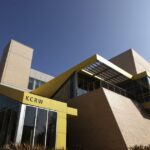 KCRW revela cortes de equipe, composta por vários DJs proeminentes