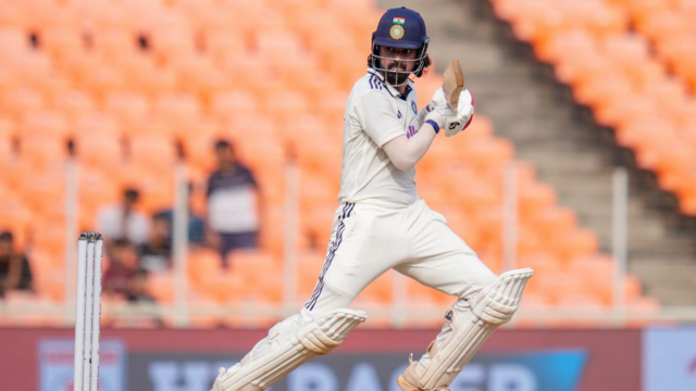 KL Rahul bate meio século; A Índia chega a 121 realizar tocos no dia 1 

