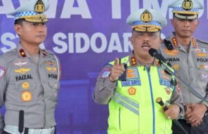 Kakorlantas revela que a emissão de ingressos eletrônicos no leste de Java aumenta 307 por cento e espera que haja 1.000 câmeras ETLE no próximo ano Kakorlantas revela que a emissão de ingressos eletrônicos no leste de Java aumenta 307 por cento e espera que haja 1.000 câmeras ETLE no próximo ano