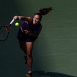 Kasatkina termina o período muito cedo mencionando estresse psicológico e psicológico