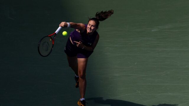 Kasatkina termina o período muito cedo mencionando estresse psicológico e psicológico 

