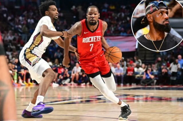 Kevin Durant (7) está assinando uma extensão de contrato de dois anos no valor de US$ 90 milhões com os Rockets.