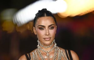 Kim Kardashian revela os resultados do exame da ordem depois de admitir que usou o ChatGPT Kim Kardashian rebate críticas por causa de piercings e tatuagens falsos em North