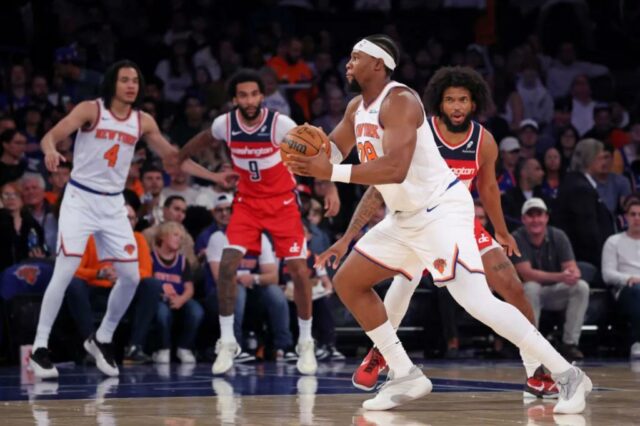 Guerschon Yabusele vence a partida de abertura do jogo de pré-temporada de segunda-feira à noite contra o Wizards.