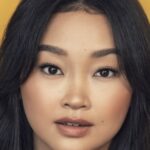 Lana Condor se inscreve em ‘Elsbeth’ como celebridade visitante do período 3 (EXCLUSIVO)