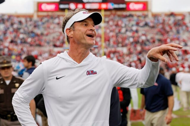 Lane Kiffin responde à reação sobre hábitos pós-jogo contra Oklahoma Matt Audilet