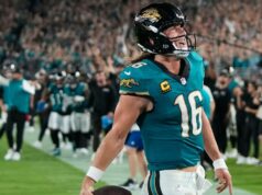 Lawrence, Mahomes têm enormes eficiências apressadas Lawrence, Mahomes têm enormes eficiências apressadas