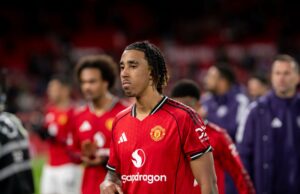 Leny Yoro revela por que ele quis usar um corte dourado brilhante em Carrington ícone de correio