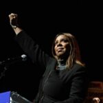 Letitia James faz discurso desafiador, o primeiro desde a acusação federal, no comício de Mamdani: 'Não vou capitular'