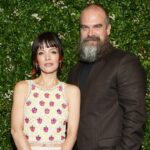Lily Allen fala sobre lutas alimentares “realmente ruins” em meio à separação da estrela de 'Stranger Things' David Harbor
