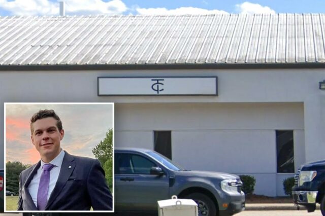Local de casamento criticado por se recusar a reembolsar o depósito de US $ 18 mil de morto morto

