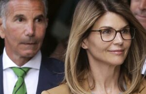 Lori Loughlin e Mossimo Giannulli diferentes após 28 anos de relacionamento conjugal- qual boato da universidade Lori Loughlin e Mossimo Giannulli diferentes após 28 anos de relacionamento conjugal- qual boato da universidade