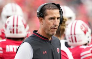 Luke Fickell acusado de ‘existir’ em relação ao conflito de futebol em Wisconsin Luke Fickell
