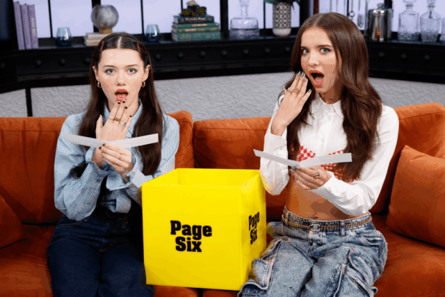 Madeleine e Violet McGraw de 'Black Phone 2' e 'M3GAN 2.0' respondem a perguntas no Confession Cube

