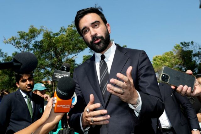 Mais Idiocia Zohran Mamdani: Enviando assistentes sociais para enfrentar armas em chamadas de violência doméstica

