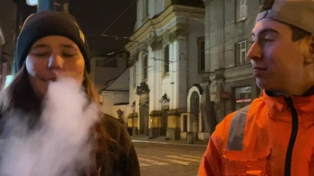 Maja Pencic descobre pathos e desejos nas ruas de Praga Maja Pencic descobre pathos e desejos nas ruas de Praga no docudrama 'Minimum Love'