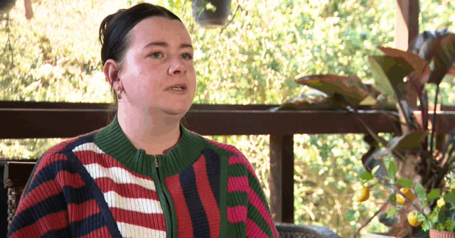 Mamãe afirma que usou protetor solar durante dois anos antes Mamãe afirma que usou protetor solar durante dois anos antes do câncer de pele