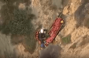 ‘Maravilha direta’, resgate cancelado após 2 paraagliders colisão diretamente em San Diego High Cliff 'Maravilha direta', resgate cancelado após 2 paraagliders colisão diretamente em San Diego High Cliff