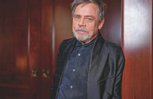 Mark Hamill recebe o prêmio Gregory Peck no Festival de Cinema de San Diego: ‘Há tantas pessoas que me ajudaram a chegar onde estou hoje’ Mark Hamill recebe o prêmio Gregory Peck no Festival de Cinema de San Diego: 'Há tantas pessoas que me ajudaram a chegar onde estou hoje'