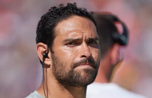 Mark Sanchez processado na prisão de Indiana após ser libertado do centro de saúde GettyImages-854606800 Mark Sanchez 2017