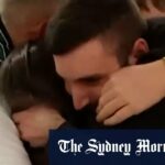 Matan Angrest finalmente se reúne com sua família